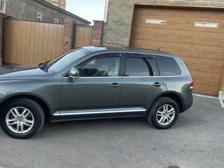 Volkswagen Touareg 2006 года за 5 500 000 тг. в Астана – фото 3