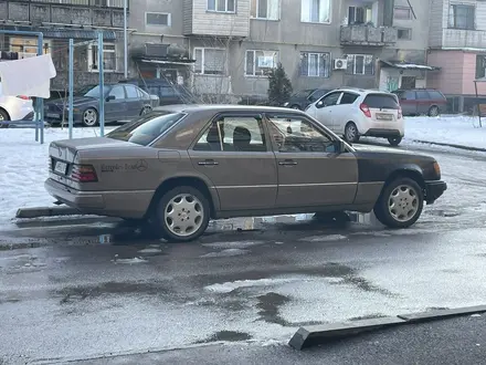 Mercedes-Benz E 230 1991 года за 800 000 тг. в Алматы – фото 6