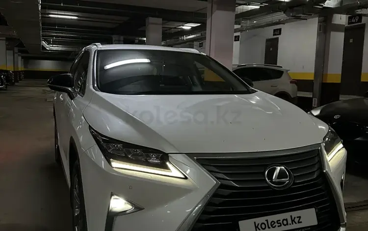 Lexus RX 200t 2018 года за 20 000 000 тг. в Астана