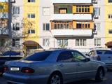 Mercedes-Benz E 320 1999 года за 4 200 000 тг. в Астана – фото 4