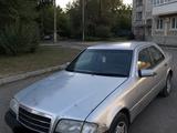 Mercedes-Benz C 180 1994 годаүшін850 000 тг. в Караганда – фото 2