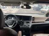 Toyota Sienna 2018 года за 16 000 000 тг. в Атырау – фото 3