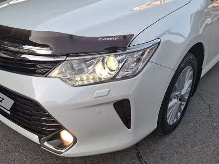 Toyota Camry 2017 года за 15 300 000 тг. в Алматы – фото 16