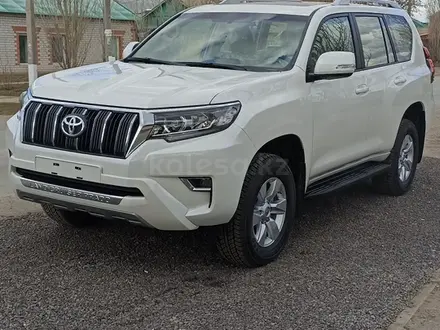 Toyota Land Cruiser Prado 2022 года за 31 500 000 тг. в Актобе – фото 2