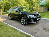 Nissan X-Trail 2018 года за 7 990 000 тг. в Астана – фото 3