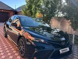 Toyota Camry 2021 годаfor10 500 000 тг. в Актобе – фото 4