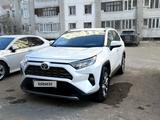 Toyota RAV4 2020 года за 14 900 000 тг. в Семей