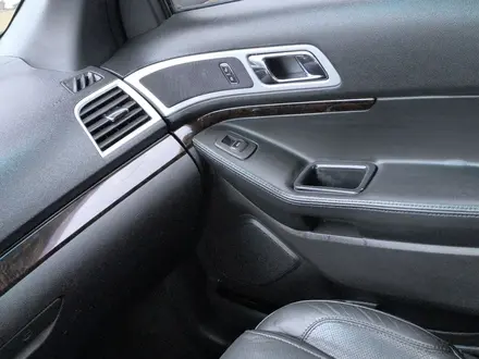 Ford Explorer 2013 года за 12 000 000 тг. в Алматы – фото 22