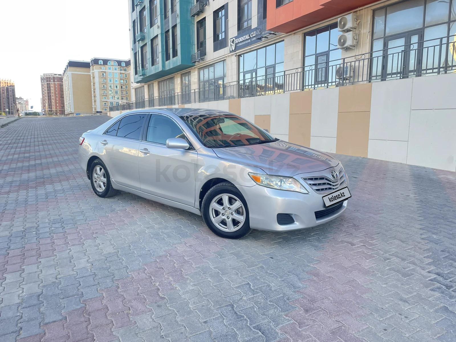 Toyota Camry 2010 г.