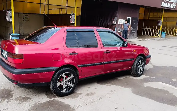 Volkswagen Vento 1994 года за 1 850 000 тг. в Алматы