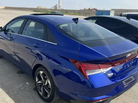 Hyundai Elantra 2021 года за 7 500 000 тг. в Актау – фото 3