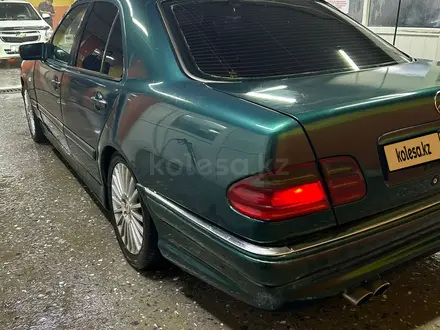 Mercedes-Benz E 320 1996 года за 2 700 000 тг. в Астана – фото 8