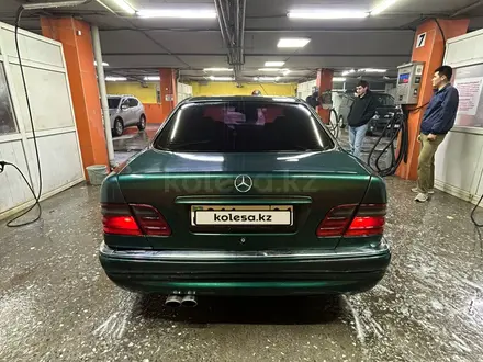 Mercedes-Benz E 320 1996 года за 2 700 000 тг. в Астана – фото 4