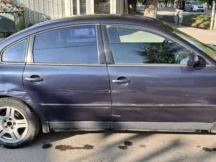 Volkswagen Passat 1997 года за 1 300 000 тг. в Алматы
