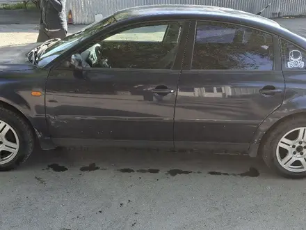 Volkswagen Passat 1997 года за 1 300 000 тг. в Алматы – фото 3