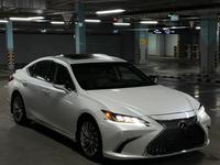 Lexus ES 300h 2019 года за 20 900 000 тг. в Алматы