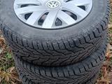 Комплект зимних шин с родными дисками на Volkswagen за 100 000 тг. в Семей – фото 5