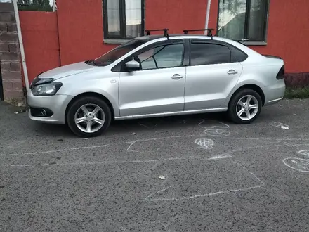 Volkswagen Polo 2014 года за 3 150 000 тг. в Алматы – фото 2