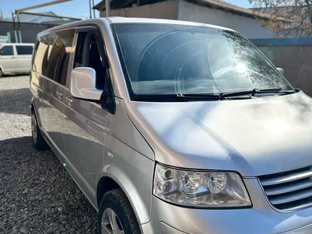 Volkswagen Caravelle 2007 года за 6 200 000 тг. в Шымкент – фото 2