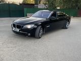 BMW 750 2010 года за 10 000 000 тг. в Алматы – фото 3