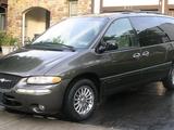 Chrysler Town and Country 2000 года за 320 000 тг. в Павлодар