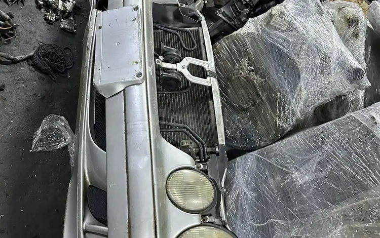 W208 CLK200 ноускат бампер капот крыло фары за 300 000 тг. в Алматы