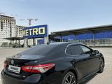 Toyota Camry 2017 годаfor11 800 000 тг. в Шымкент – фото 3