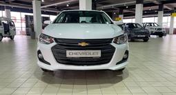 Chevrolet Onix 2024 года за 7 290 000 тг. в Караганда – фото 2