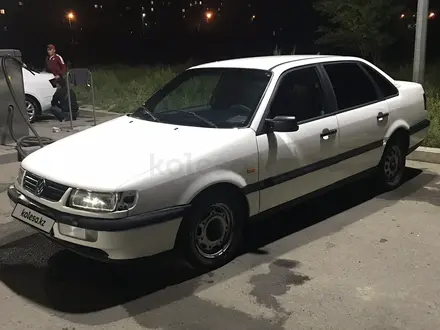 Volkswagen Passat 1994 года за 400 000 тг. в Караганда – фото 2