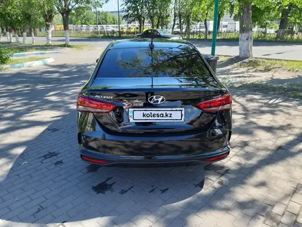 Hyundai Accent 2021 года за 10 500 000 тг. в Петропавловск – фото 4