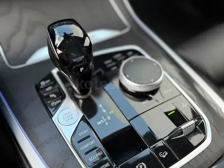 BMW X7 XDrive 40i 2021 года за 40 950 000 тг. в Астана – фото 20
