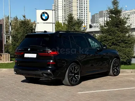 BMW X7 XDrive 40i 2021 года за 40 950 000 тг. в Астана – фото 5