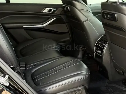 BMW X7 XDrive 40i 2021 года за 40 950 000 тг. в Астана – фото 13