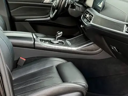 BMW X7 XDrive 40i 2021 года за 40 950 000 тг. в Астана – фото 14