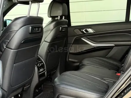 BMW X7 XDrive 40i 2021 года за 40 950 000 тг. в Астана – фото 11