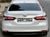 Toyota Camry 2021 годаfor18 500 000 тг. в Шымкент – фото 4