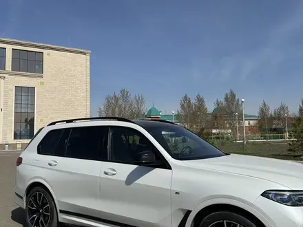 BMW X7 2021 года за 57 500 000 тг. в Уральск – фото 2