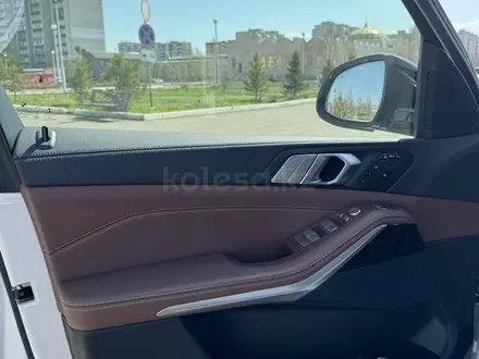 BMW X7 2021 года за 57 500 000 тг. в Уральск – фото 8