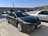 Toyota Camry 2020 года за 13 850 000 тг. в Кызылорда