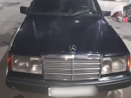 Mercedes-Benz E 230 1992 года за 3 500 000 тг. в Алматы