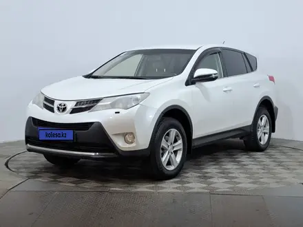 Toyota RAV4 2014 года за 7 850 000 тг. в Астана
