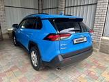 Toyota RAV4 2020 года за 12 900 000 тг. в Актобе