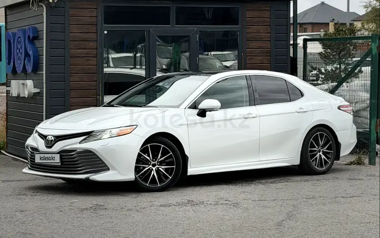 Toyota Camry 2019 года за 11 000 000 тг. в Караганда