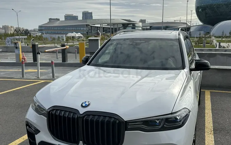 BMW X7 2022 года за 56 000 000 тг. в Астана