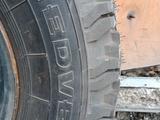 Комплект колес УАЗ б/у 5 шт Медведь Я-569үшін270 000 тг. в Семей – фото 2