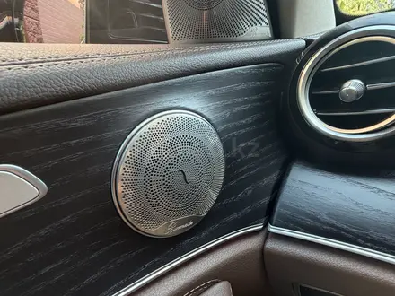 Mercedes-Benz E 300 2023 года за 26 350 000 тг. в Алматы – фото 11