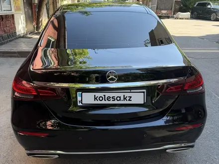 Mercedes-Benz E 300 2023 года за 26 350 000 тг. в Алматы – фото 4