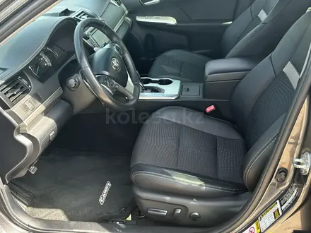 Toyota Camry 2013 года за 6 000 000 тг. в Атырау – фото 9