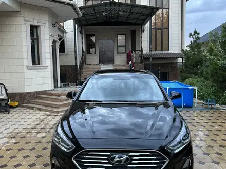 Hyundai Sonata 2018 года за 9 500 000 тг. в Шымкент – фото 3