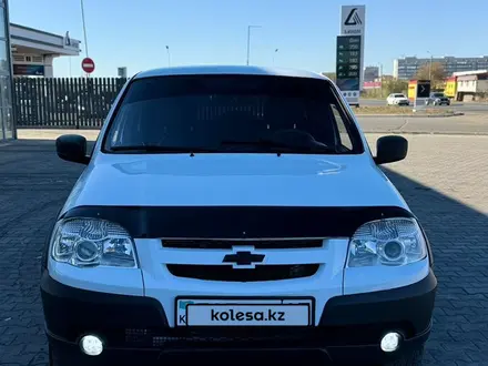 Chevrolet Niva 2011 года за 3 000 000 тг. в Уральск – фото 3